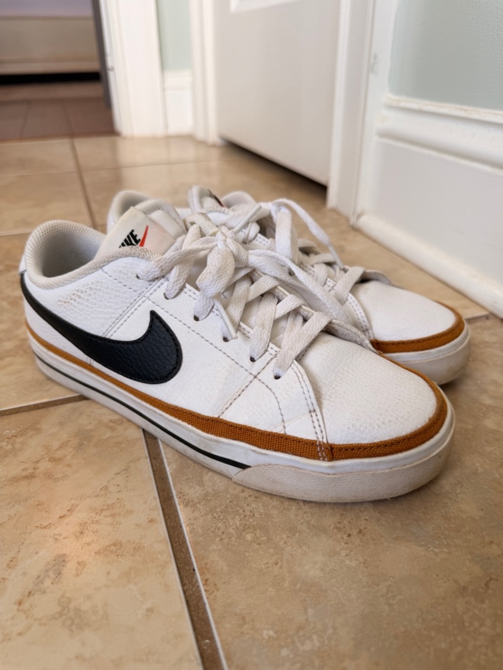 Nike Court Legacy